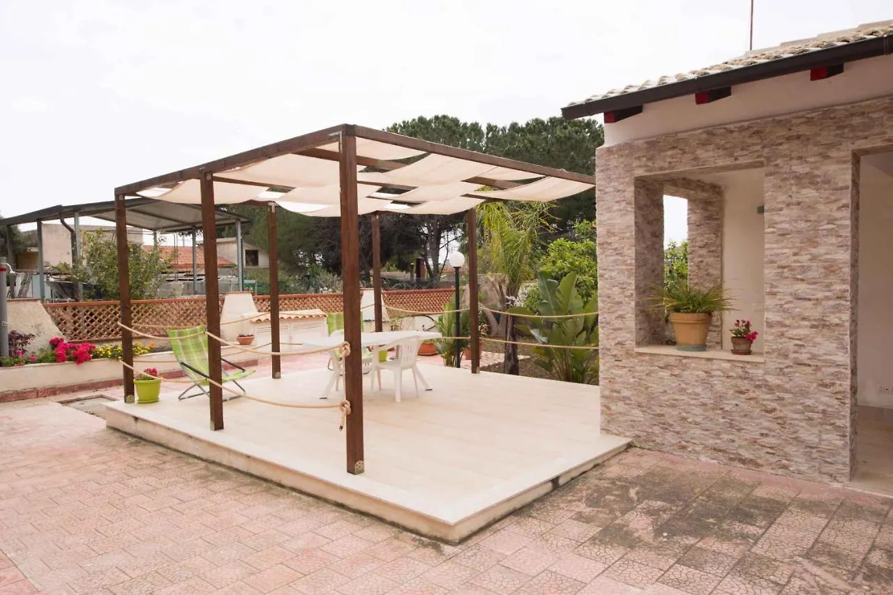 Two-Bedroom Apartment In Siracusa II Ognina