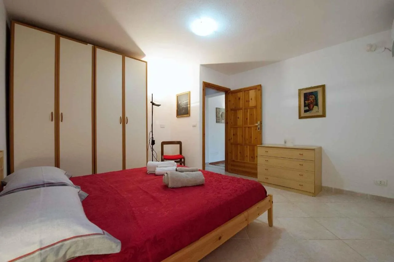 Two-Bedroom Apartment In Siracusa II Ognina